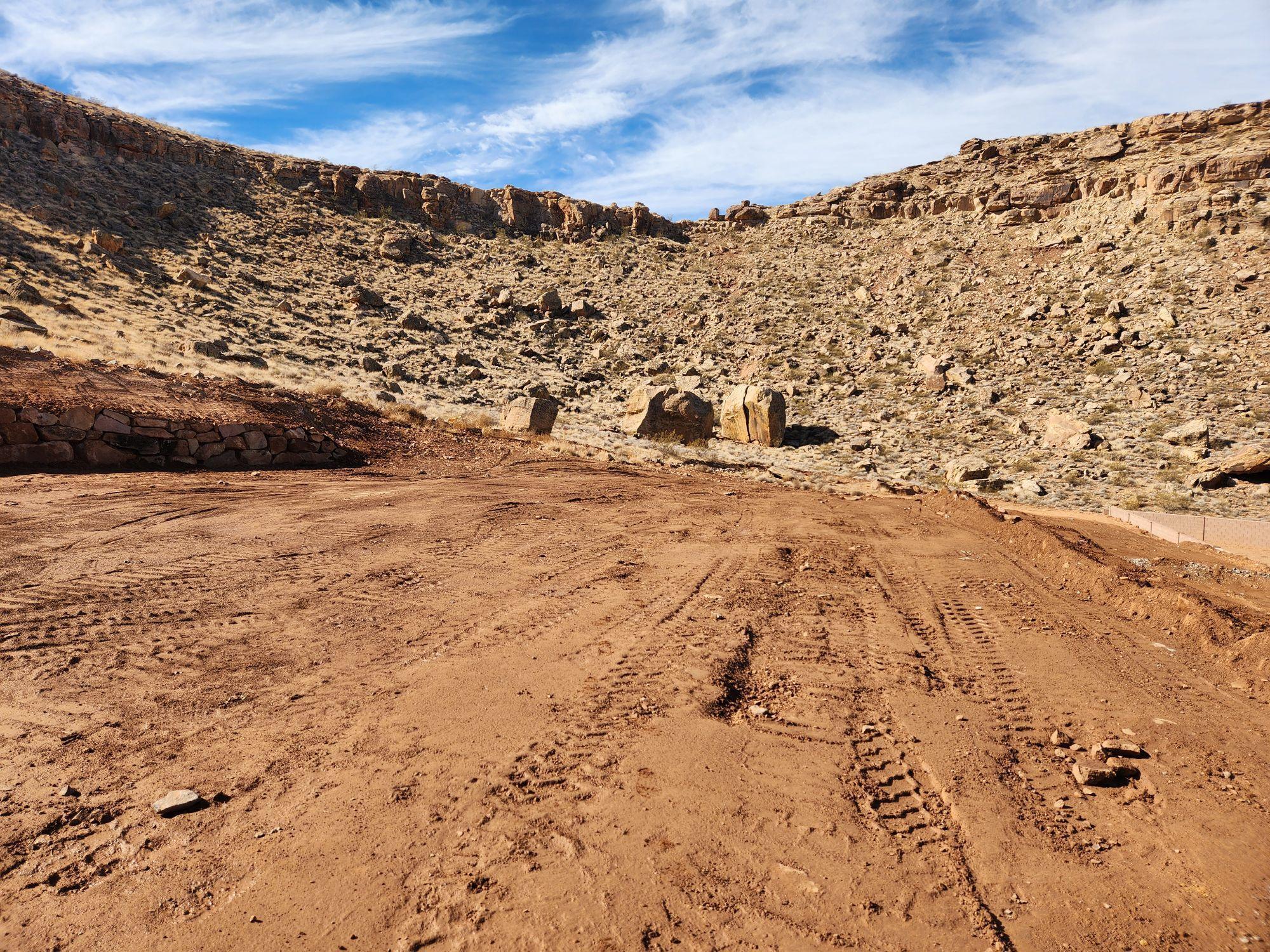 DESERT CLIFFS - Land