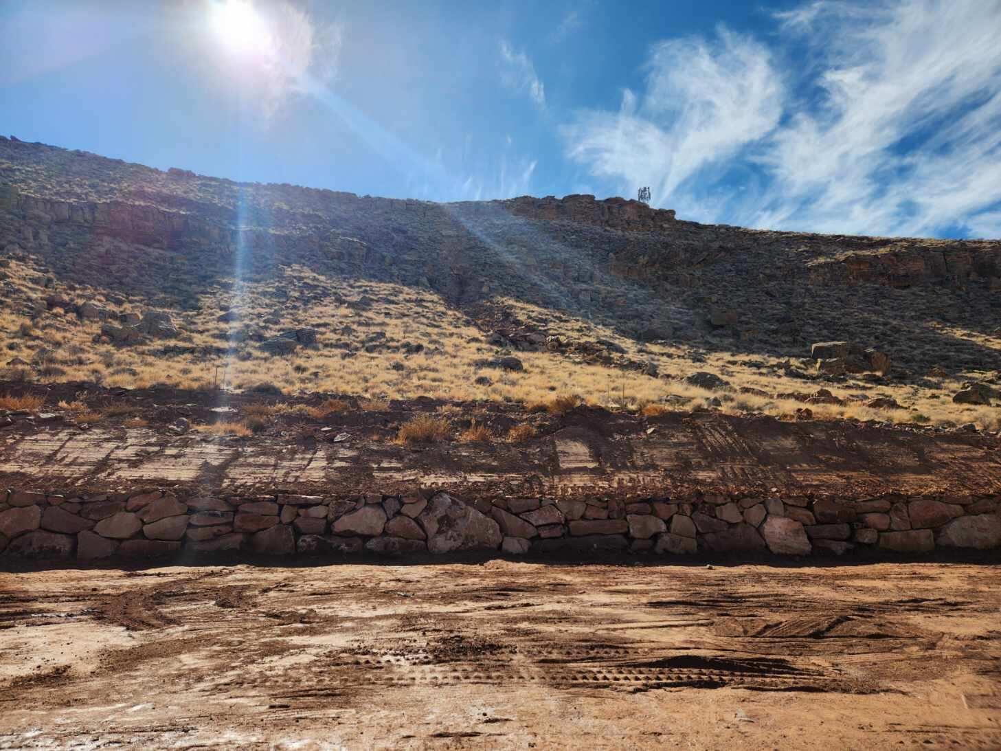 DESERT CLIFFS - Land