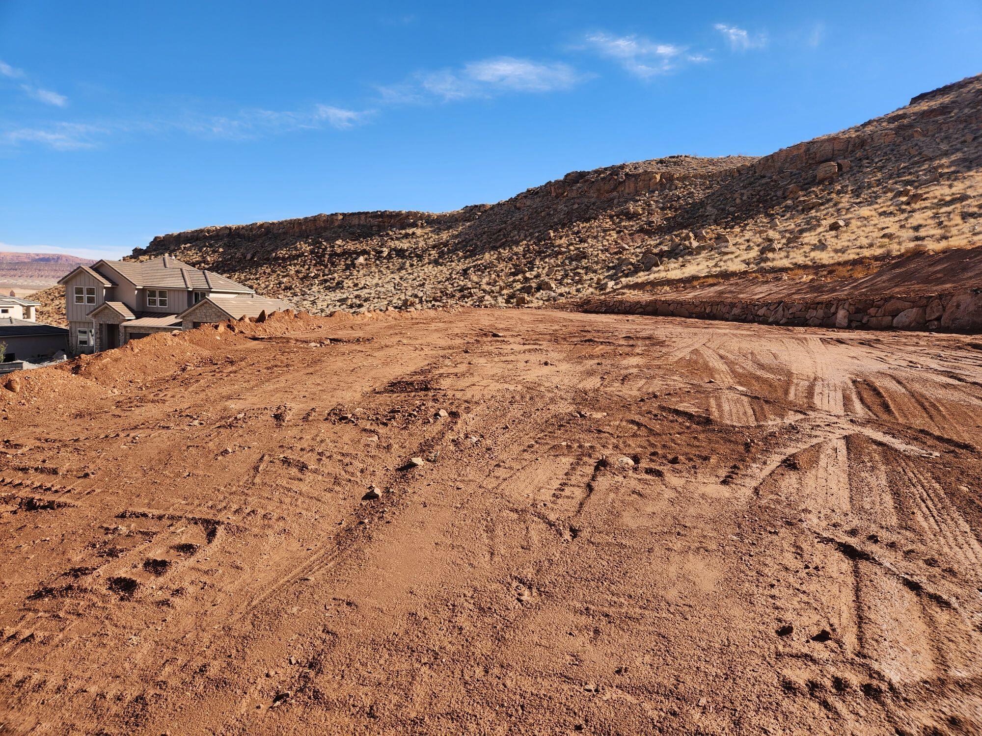 DESERT CLIFFS - Land