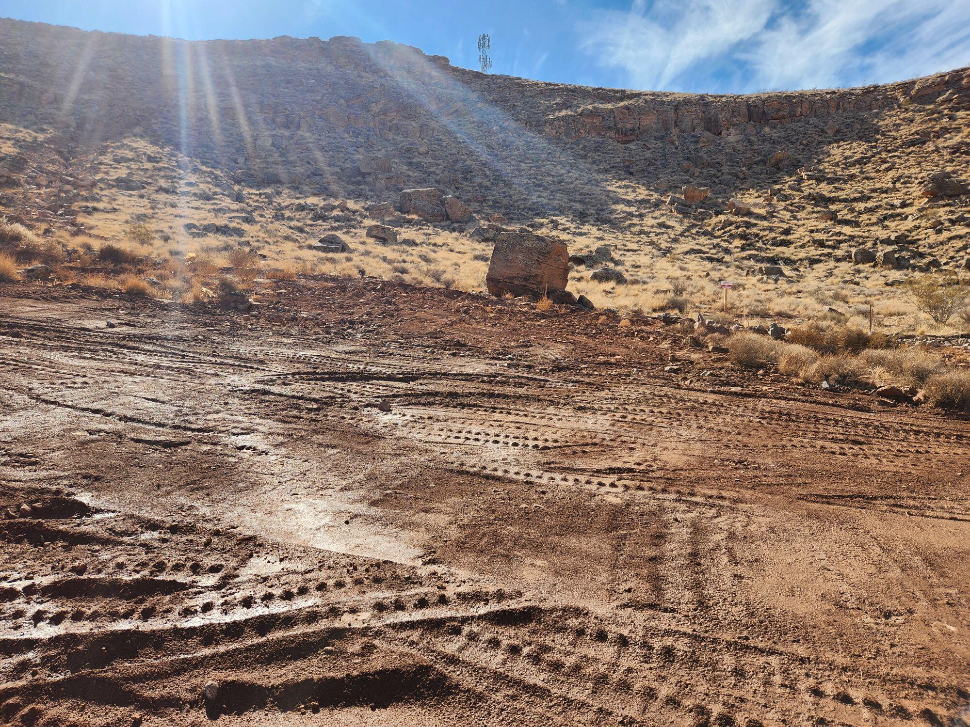 DESERT CLIFFS - Land