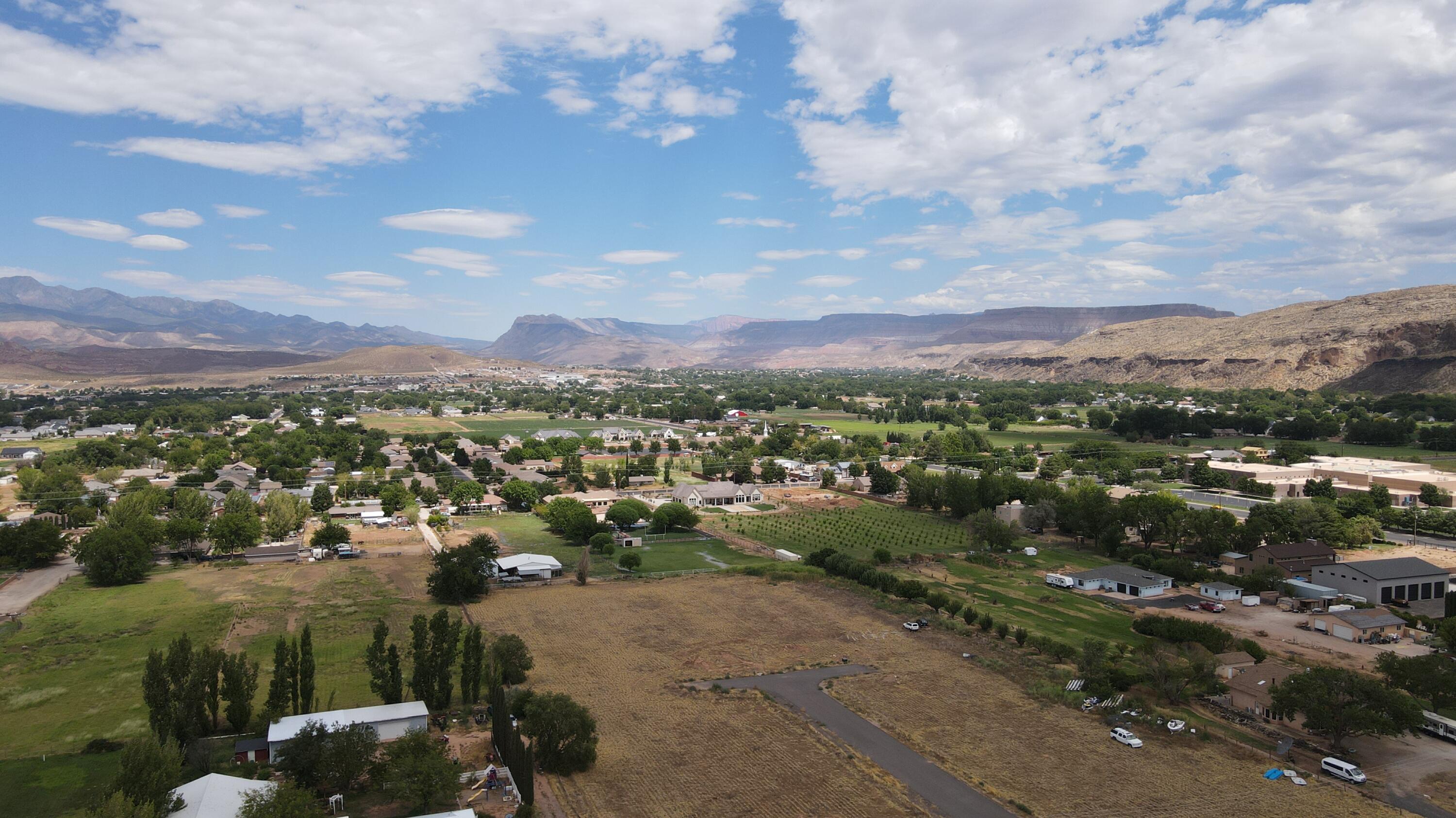 HURRICANE FIELDS ESTATES - Land