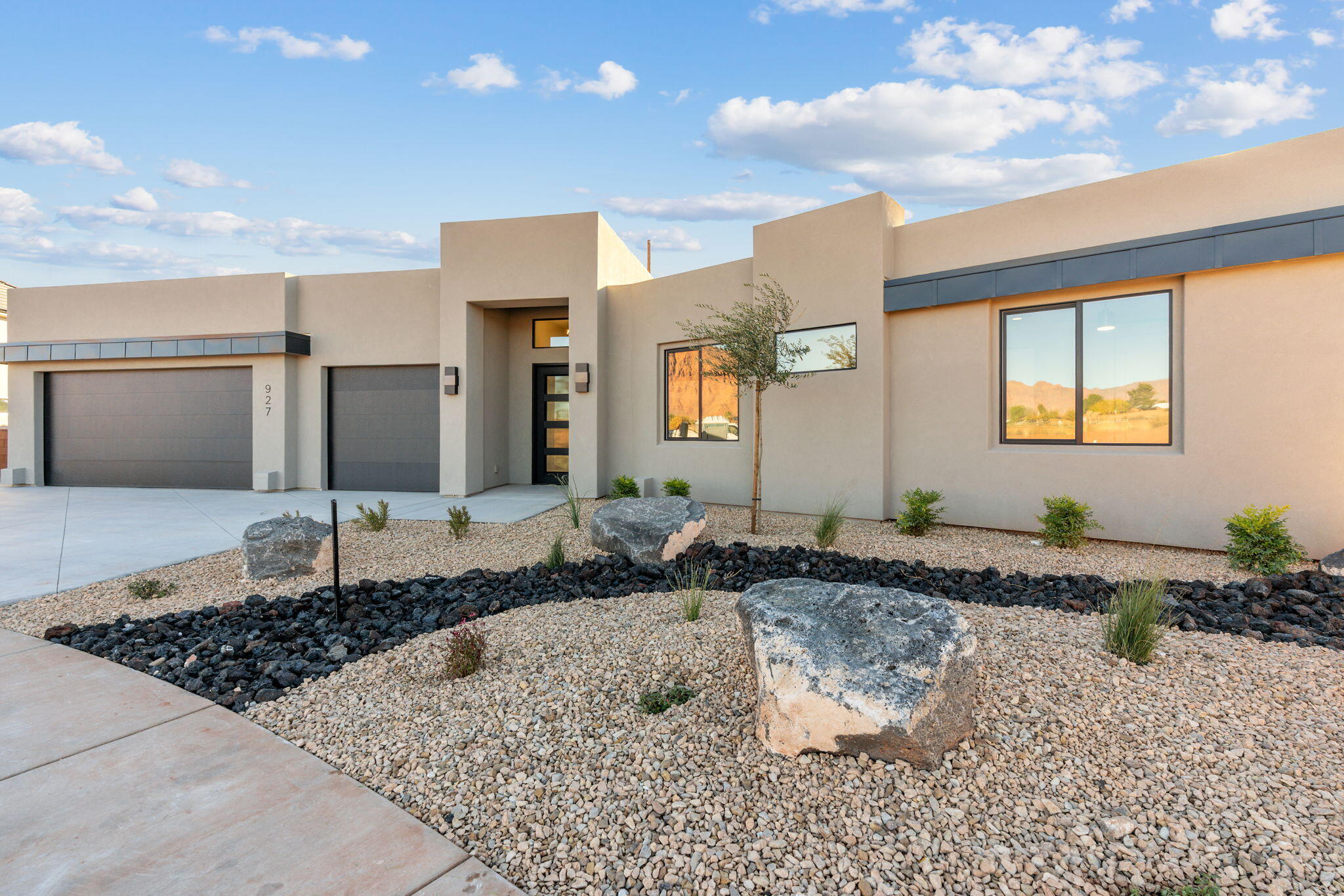 BLACK STONE - Residential