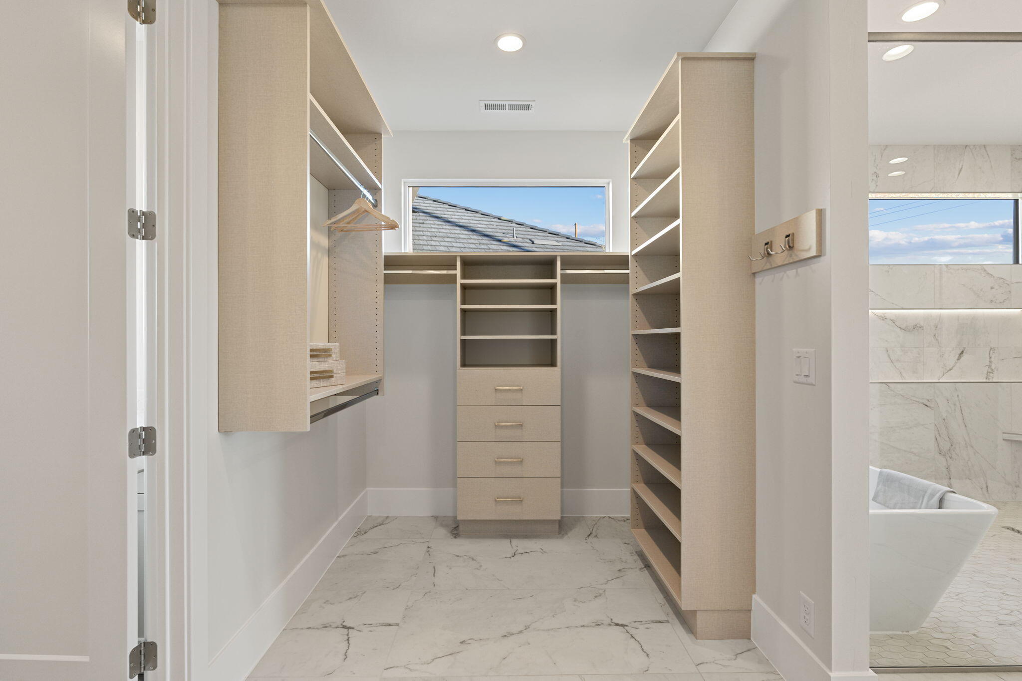 BLACK STONE - Residential