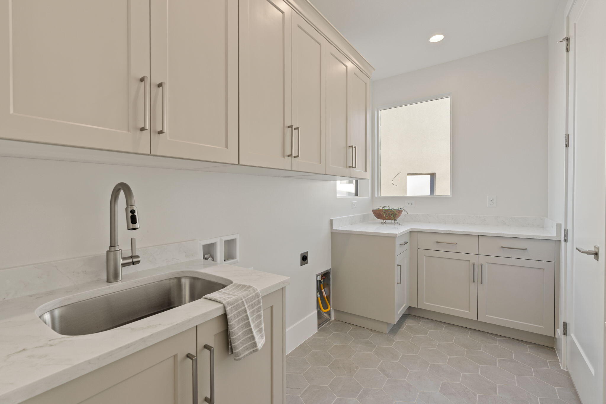 BLACK STONE - Residential