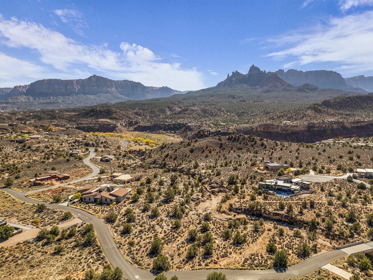 ANASAZI PLATEAU - Land
