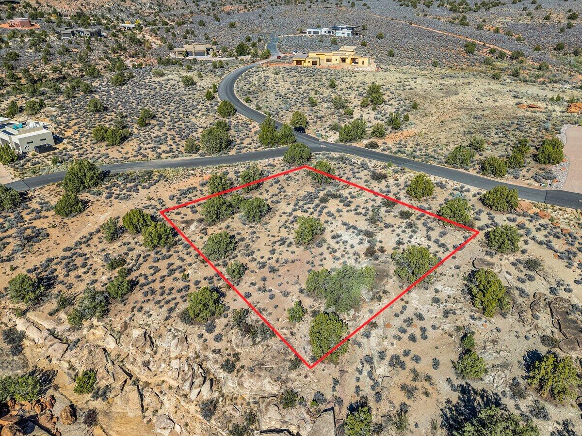ANASAZI PLATEAU - Land