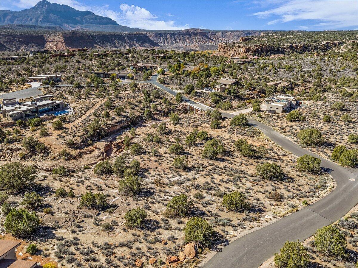 ANASAZI PLATEAU - Land
