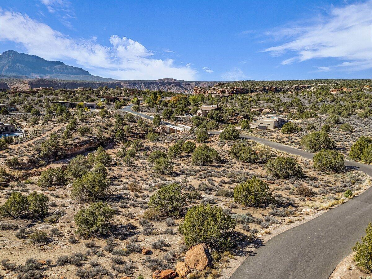 ANASAZI PLATEAU - Land
