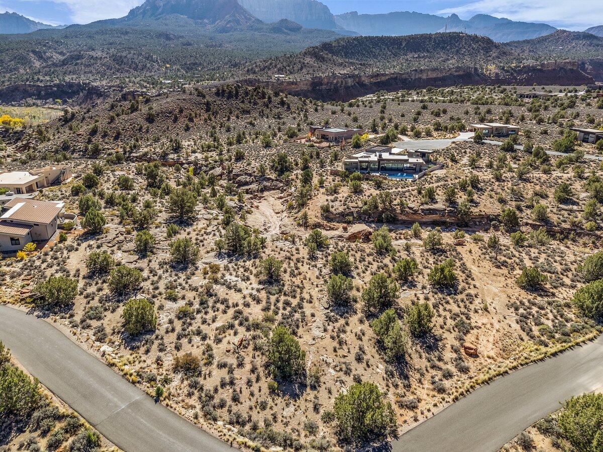 ANASAZI PLATEAU - Land