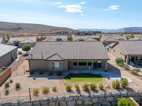 Tiny photo for 4260 S Painted Finch DR, Saint George, UT 84790 (MLS # 25-264977)