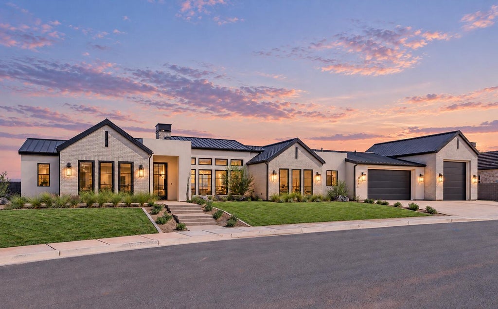 Photo of 2047 E Tagans Way, Saint George, UT 84790 (MLS # 26-276995)