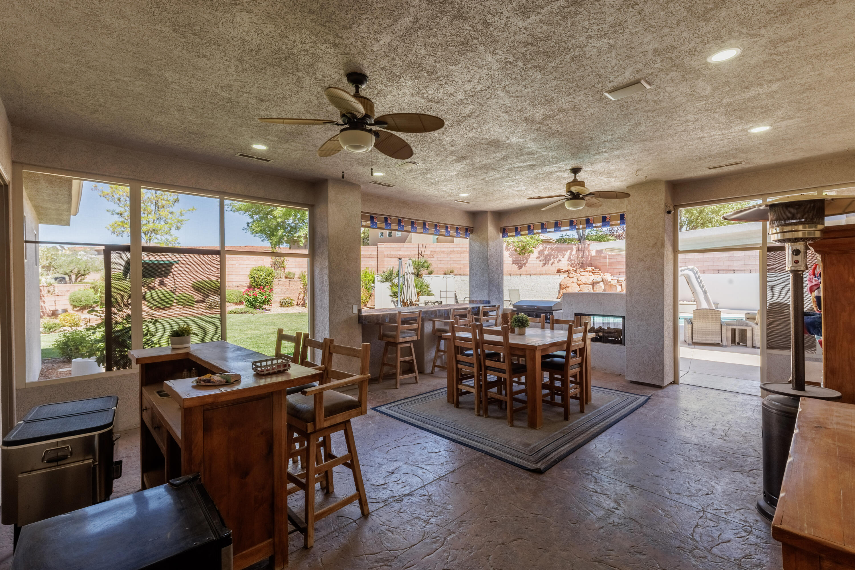 CORAL CANYON - Residential