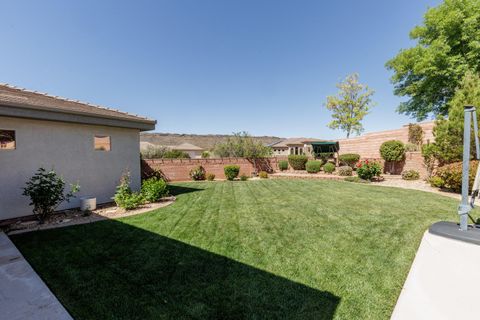 Tiny photo for 3177 E BROKEN ROCK Way, Washington, UT 84780 (MLS # 26-271089)