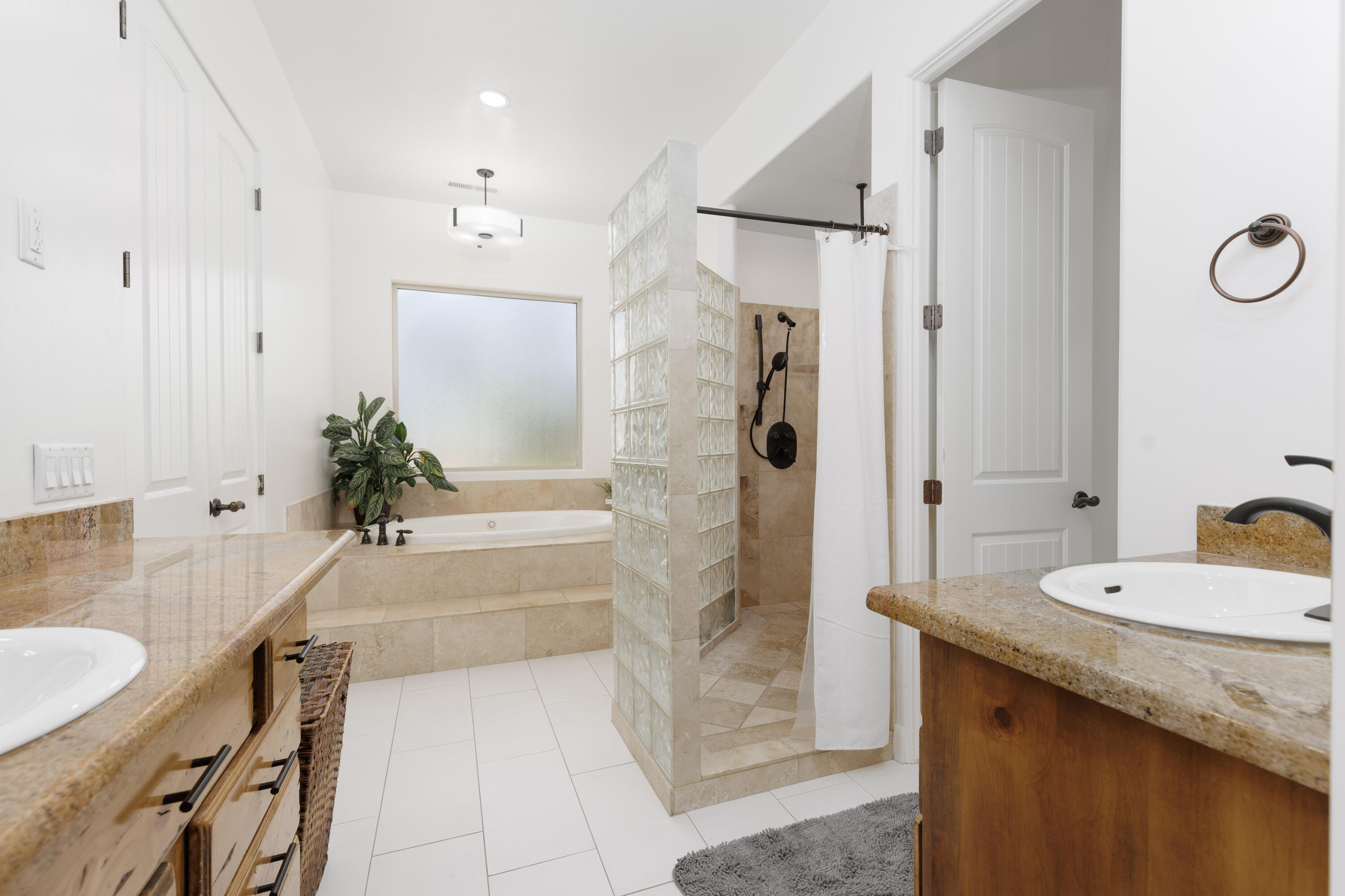 CORAL CANYON - Residential