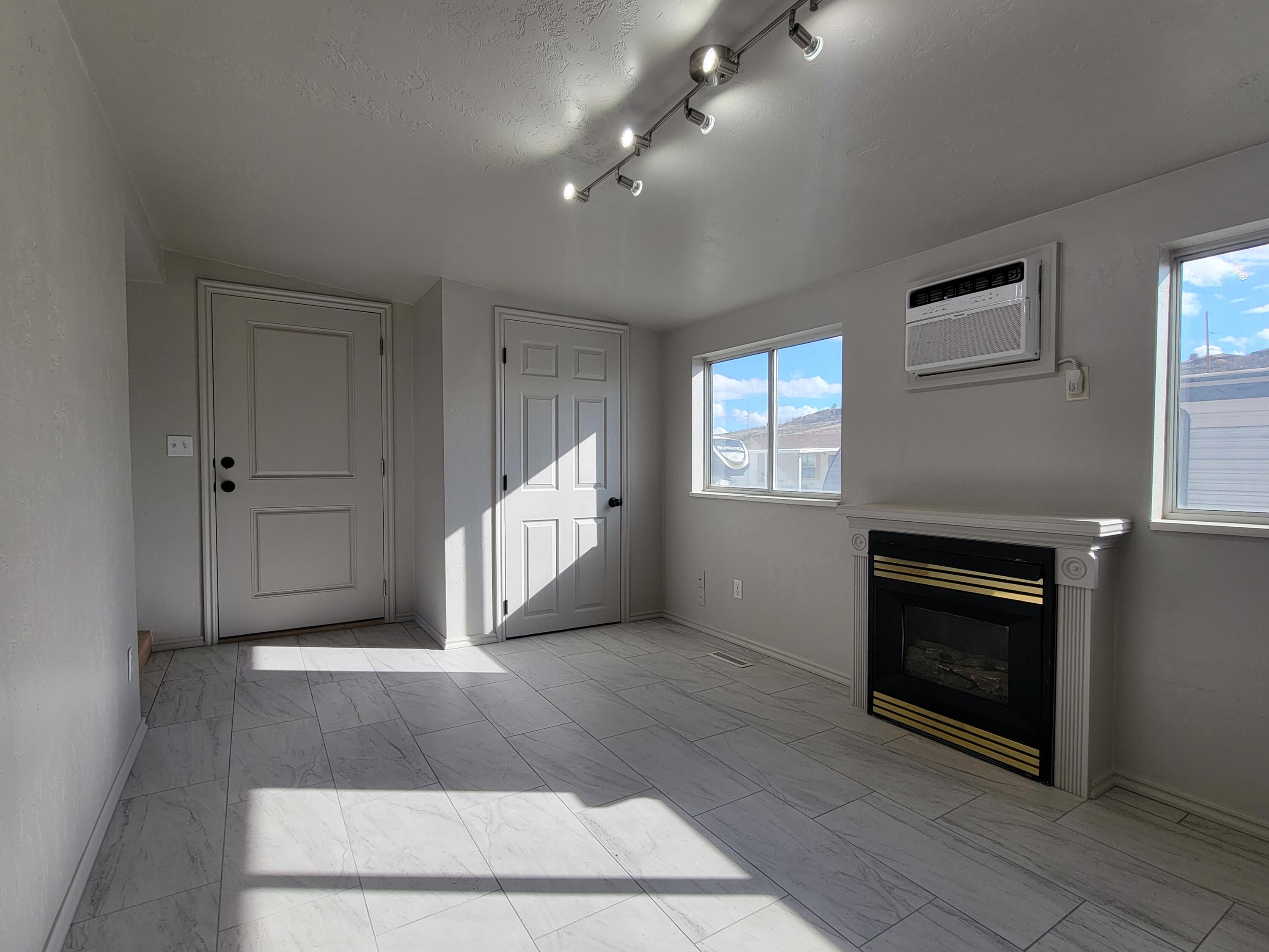 CHEROKEE SPRINGS RV PARK - Residential