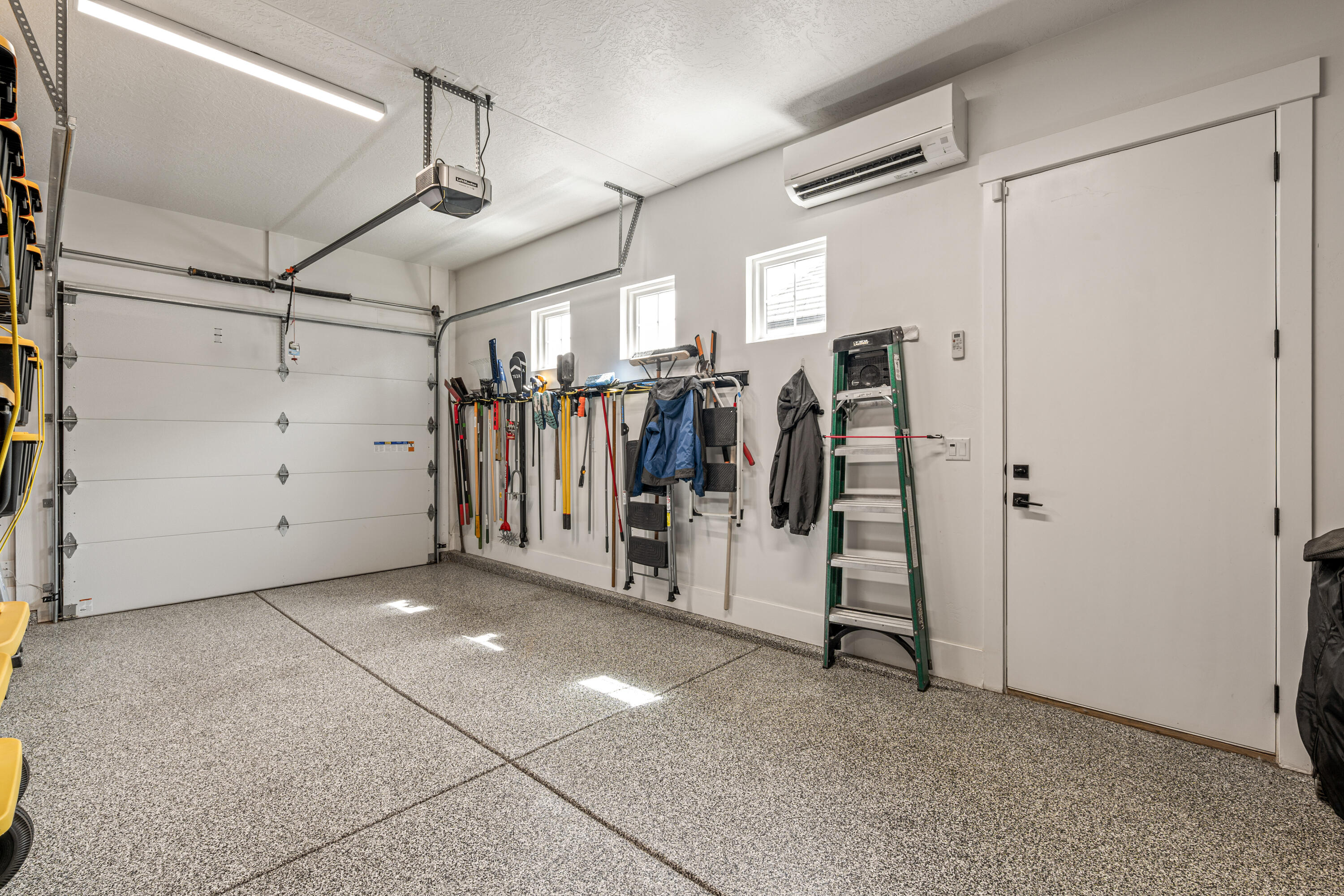 SOUTHERN VISTAS - Residential