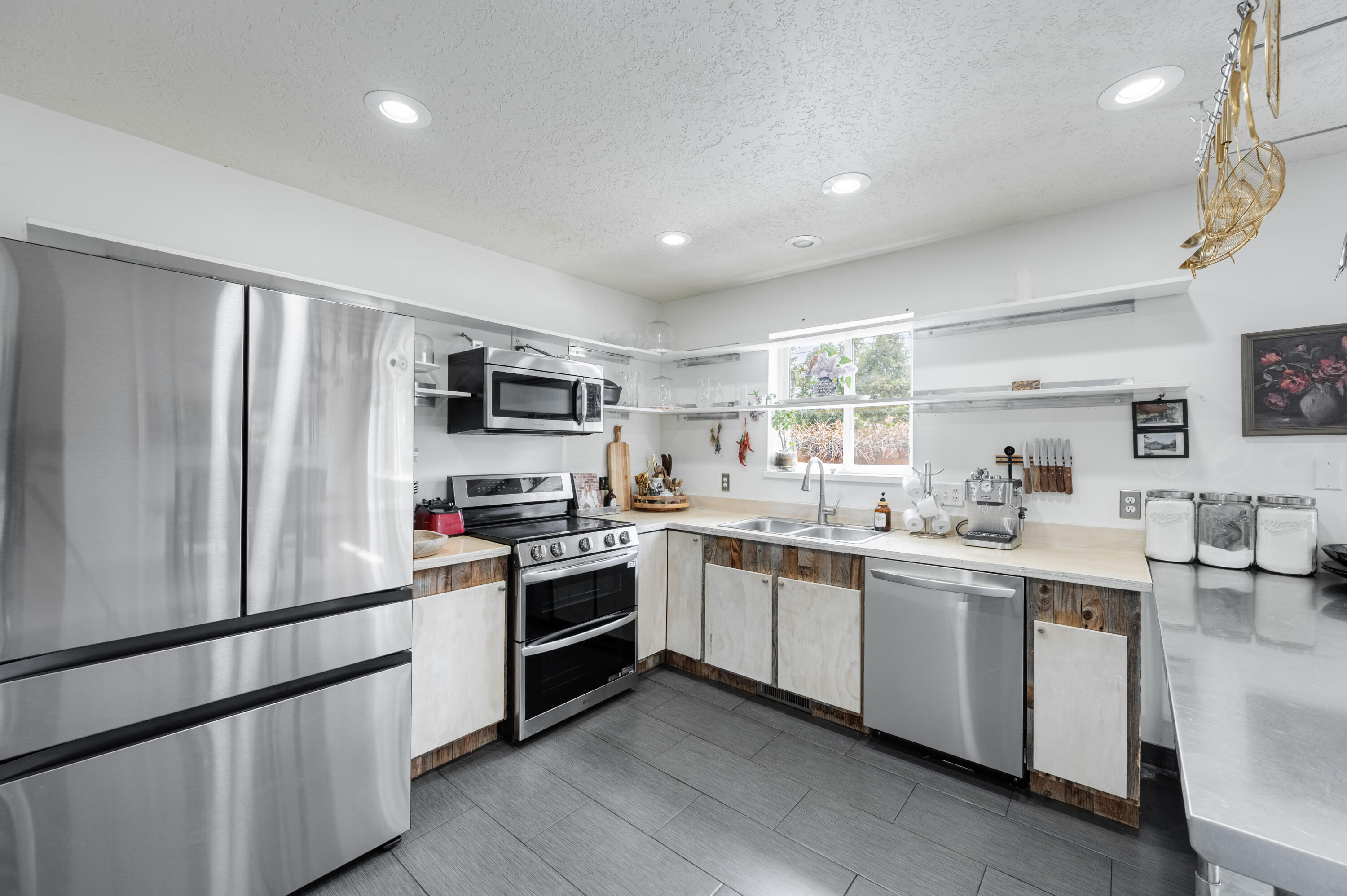 VALLEY VIEW HEIGHTS - Residential