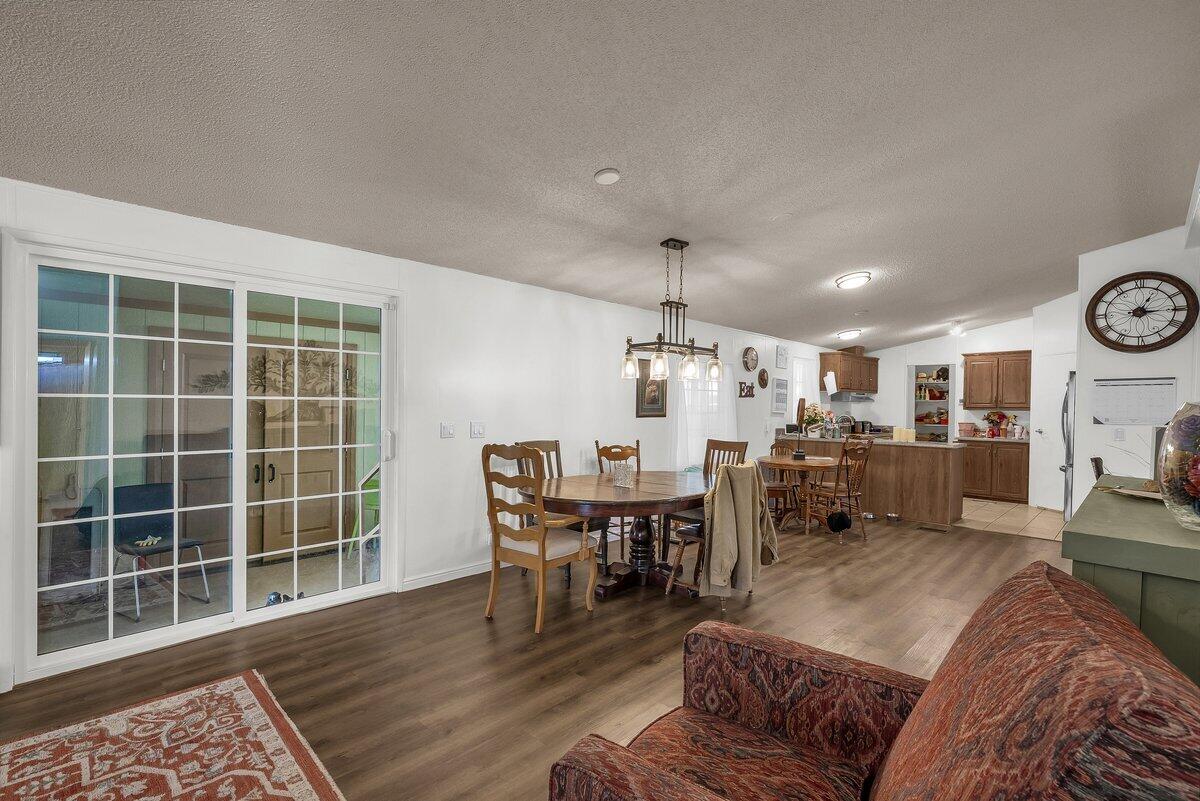 RAINBOW RIDGE MOBILE HOME PARK - Residential