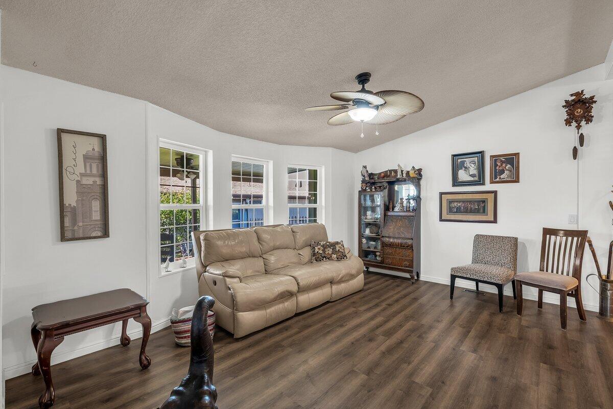 RAINBOW RIDGE MOBILE HOME PARK - Residential