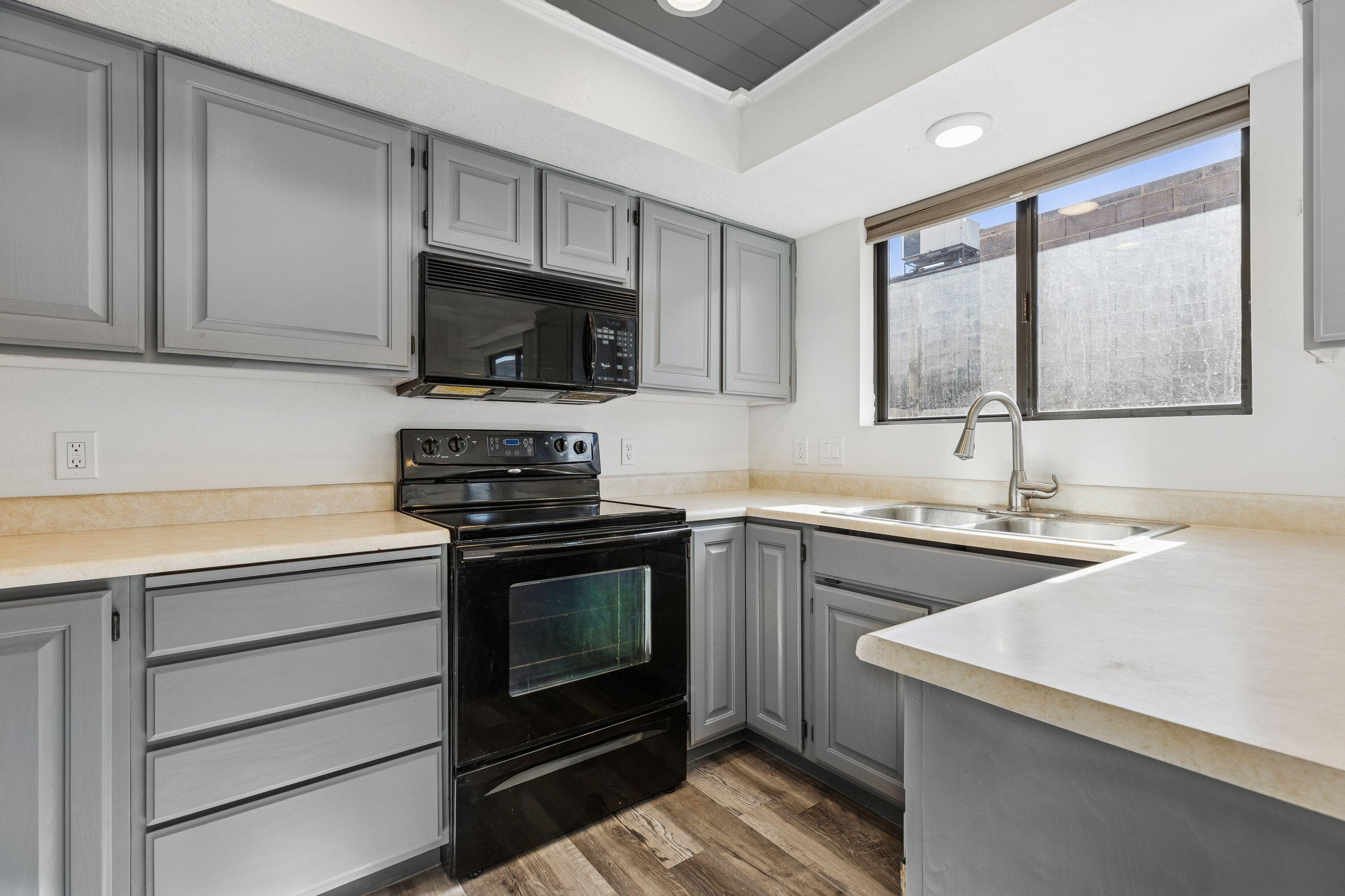 SPANISH PALMS TOWNHOMES - Residential