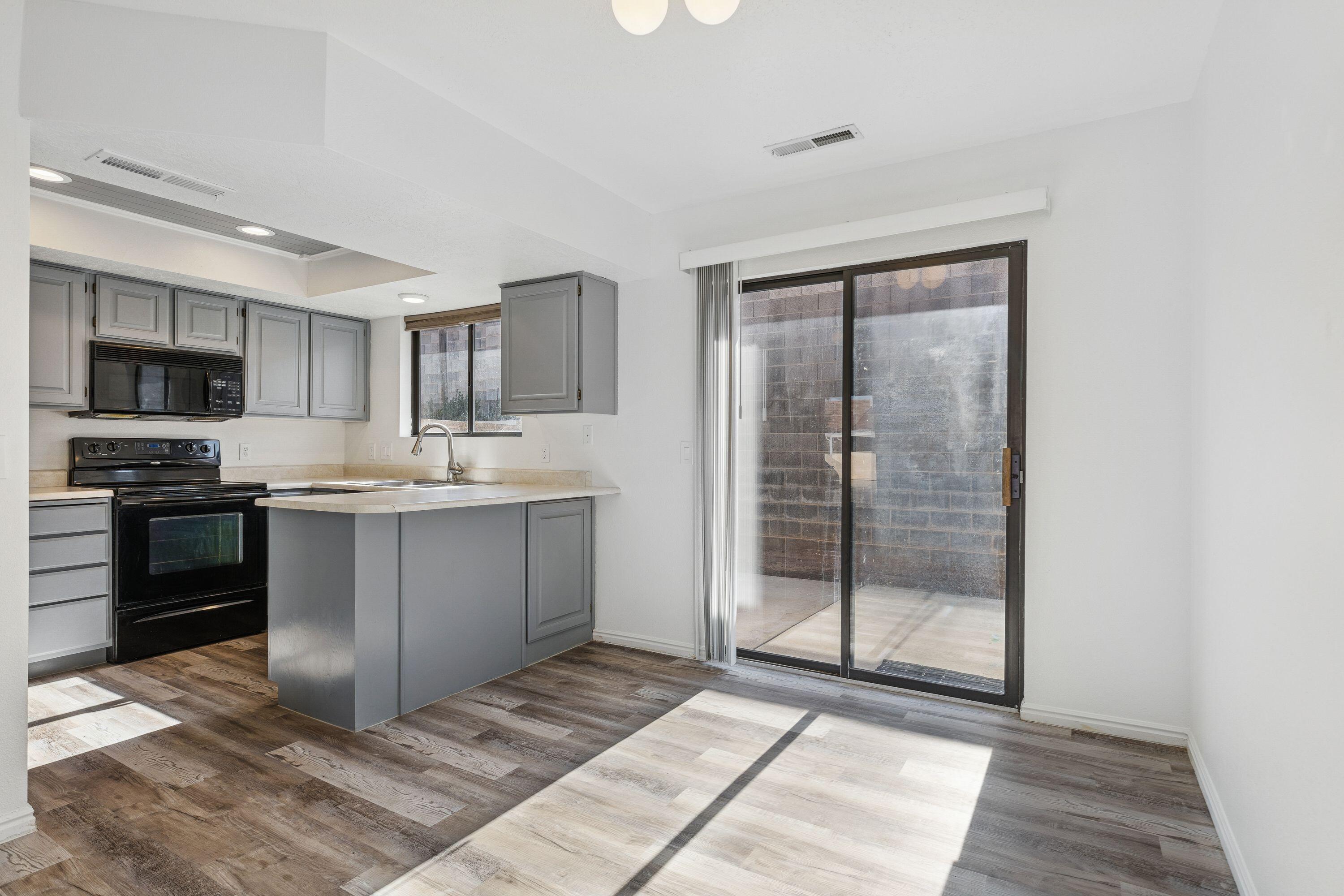 SPANISH PALMS TOWNHOMES - Residential