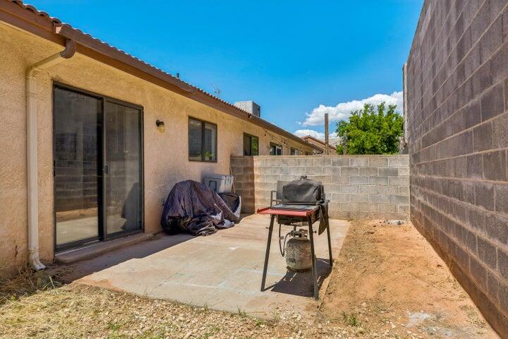 SPANISH PALMS TOWNHOMES - Residential