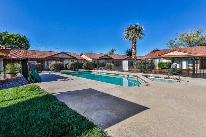 SPANISH PALMS TOWNHOMES - Residential