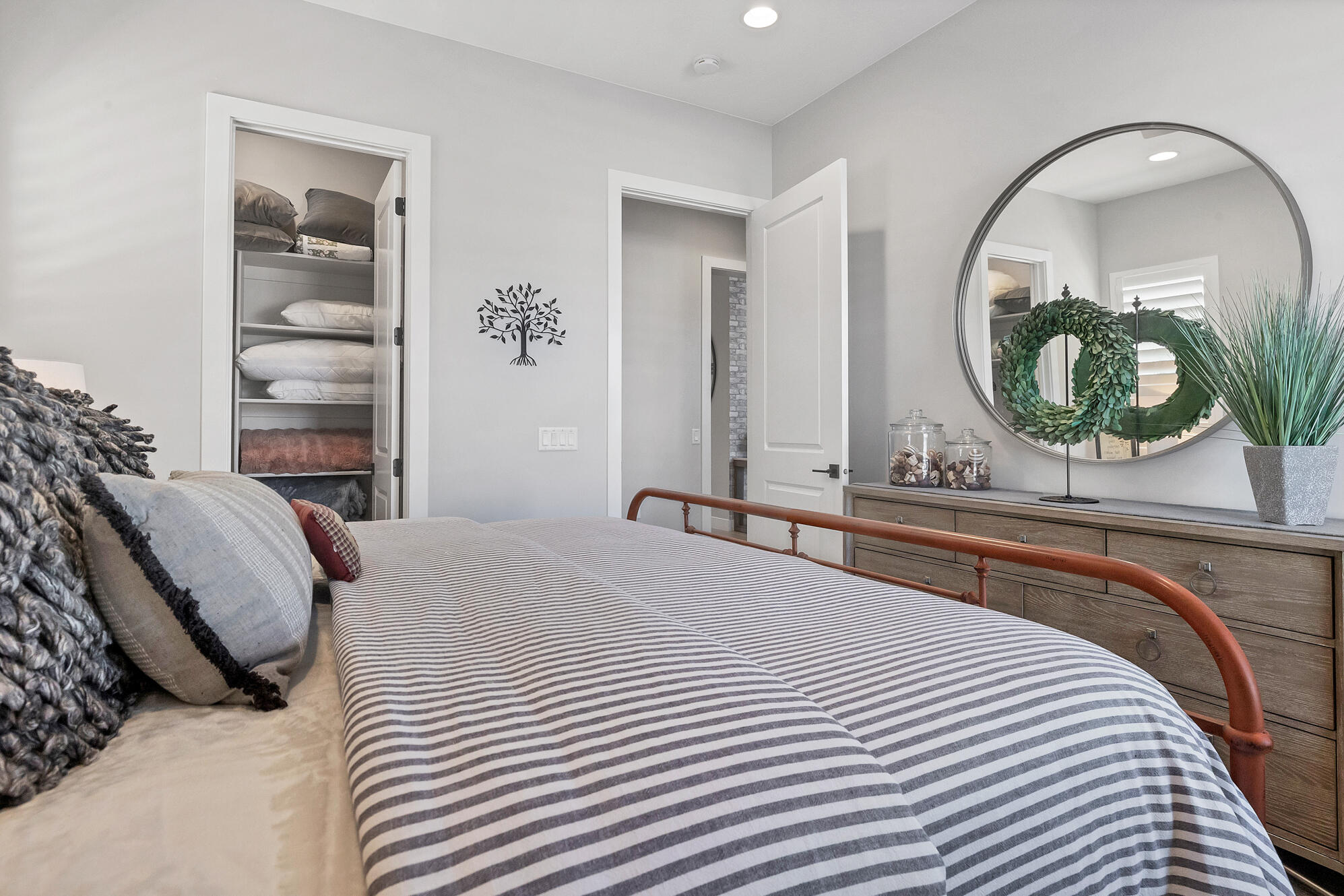 VILLAS AT SUN RIVER - Residential