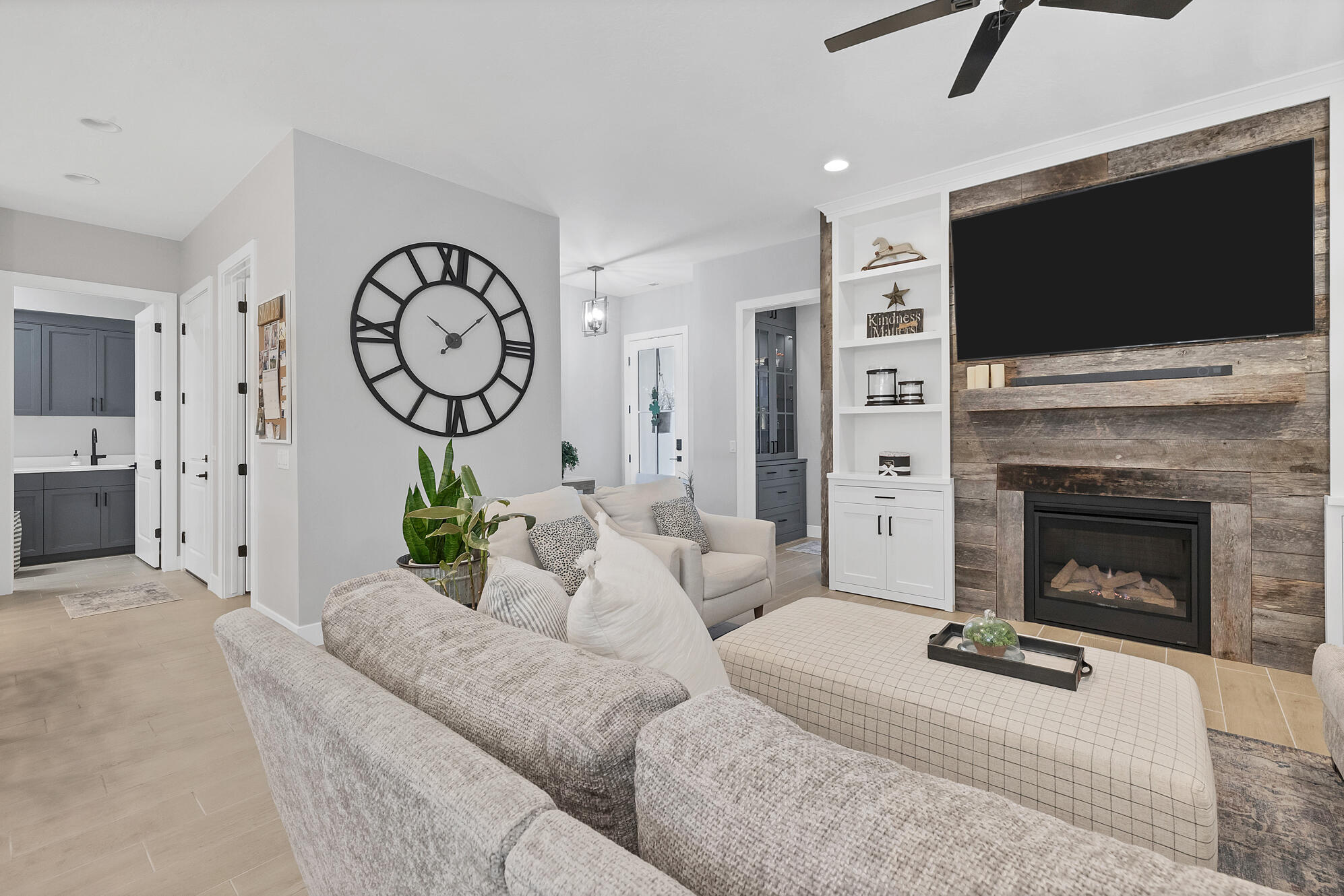 VILLAS AT SUN RIVER - Residential