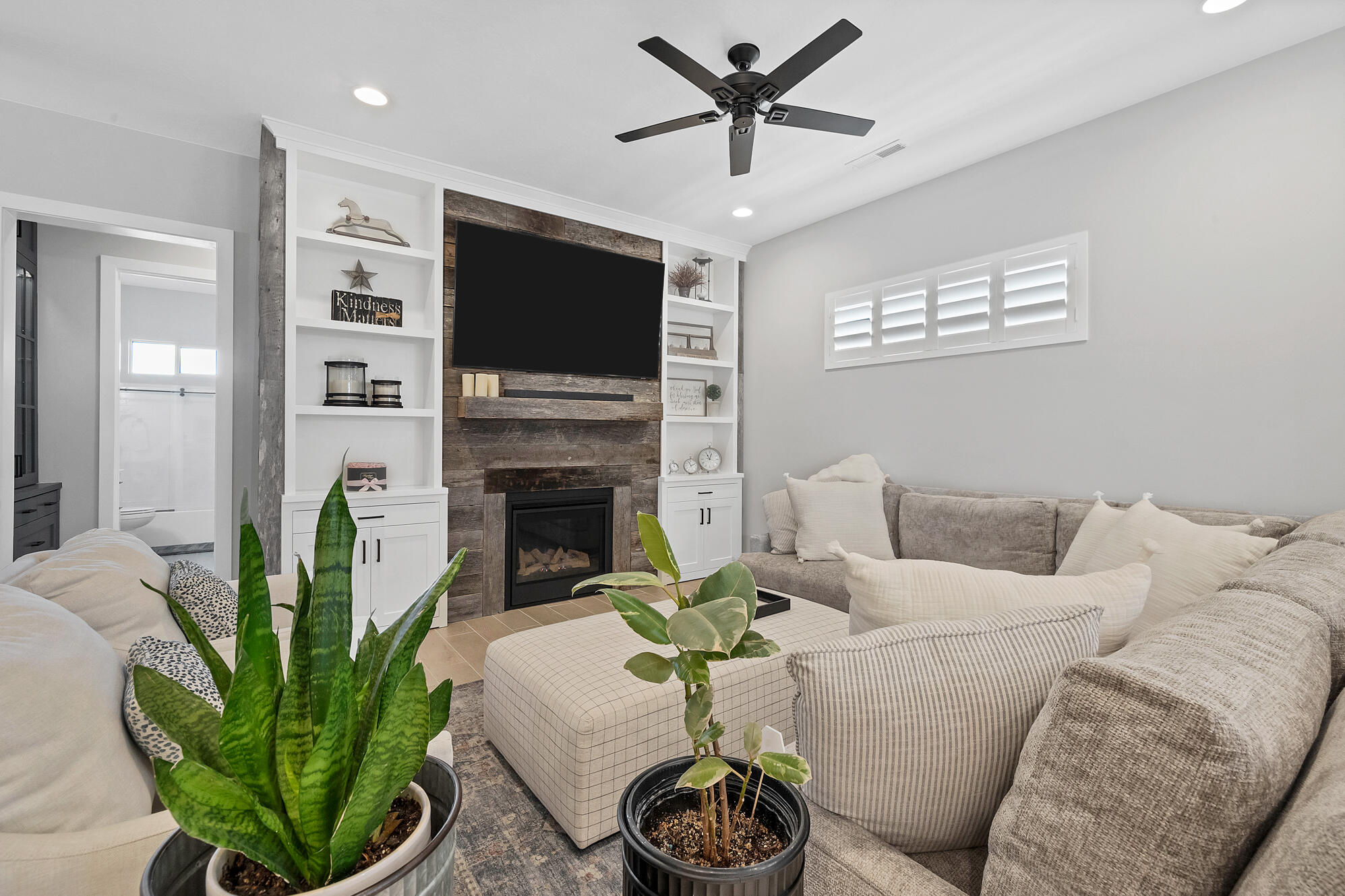 VILLAS AT SUN RIVER - Residential