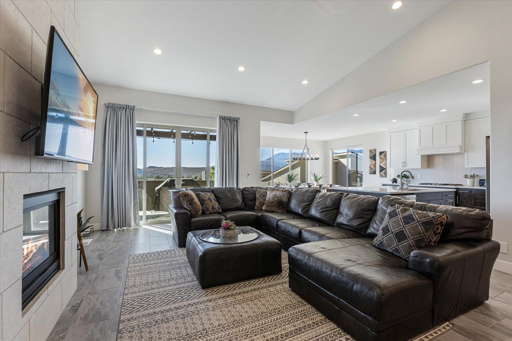 Photo of 461 N 250 E, La Verkin, UT 84745 (MLS # 26-276797)