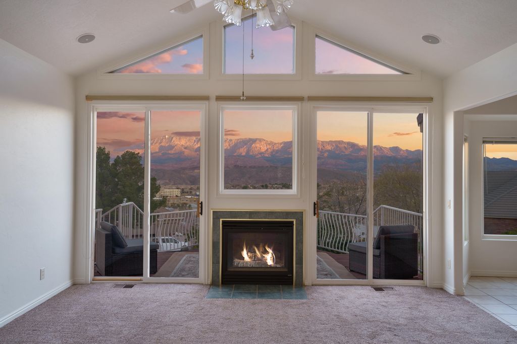 Photo of 231 S 2520 W, Hurricane, UT 84737 (MLS # 26-269892)