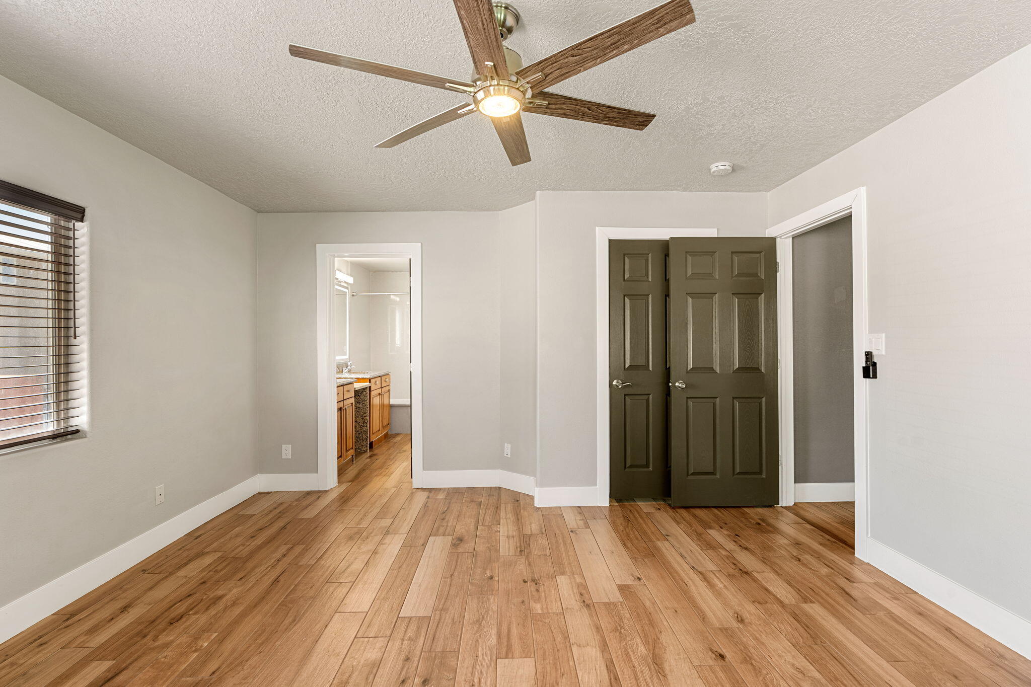 TOQUERVILLE TOWNSITE - Residential