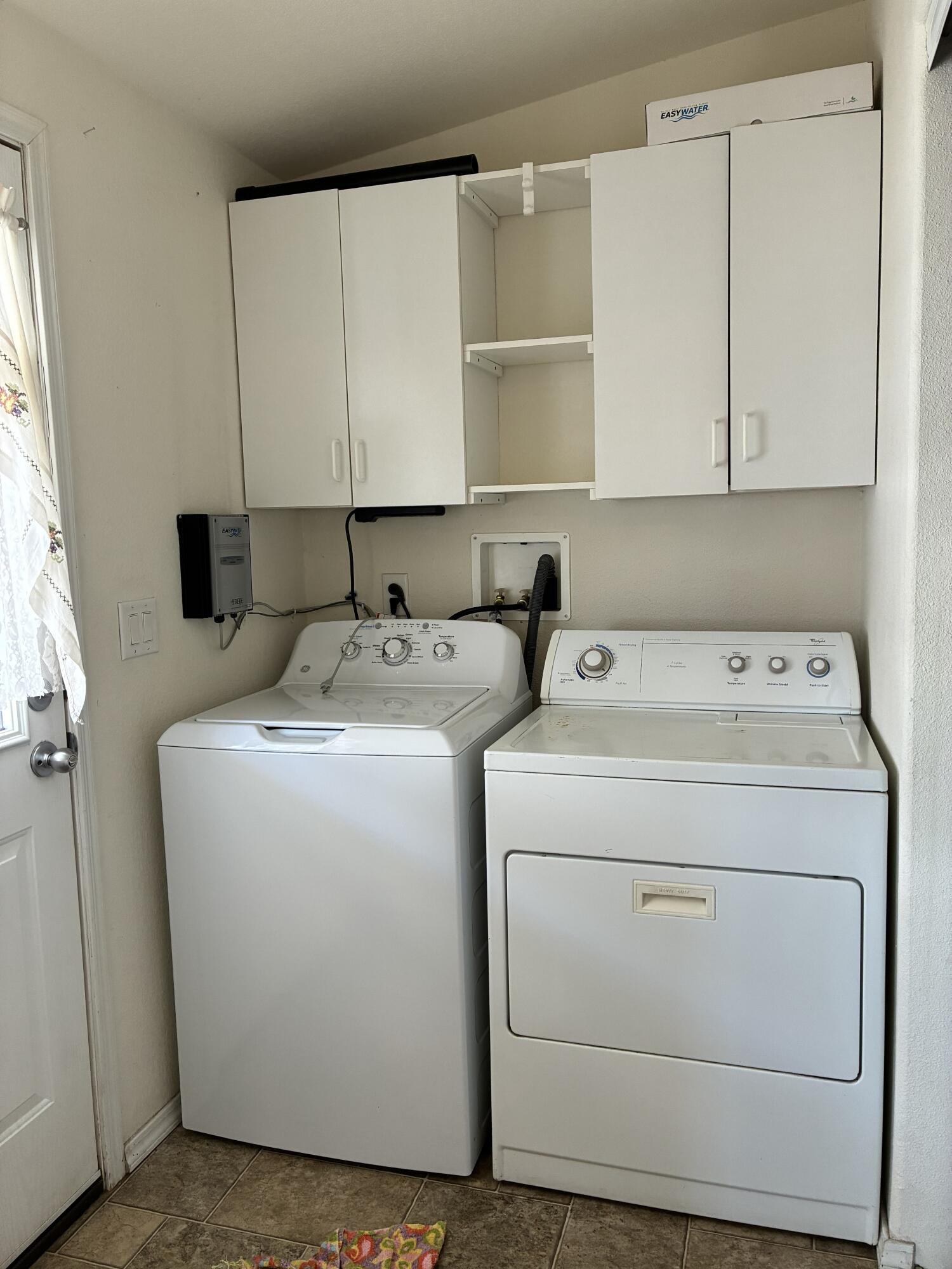 LAVA BLUFF MOBILE HOME PARK - Residential