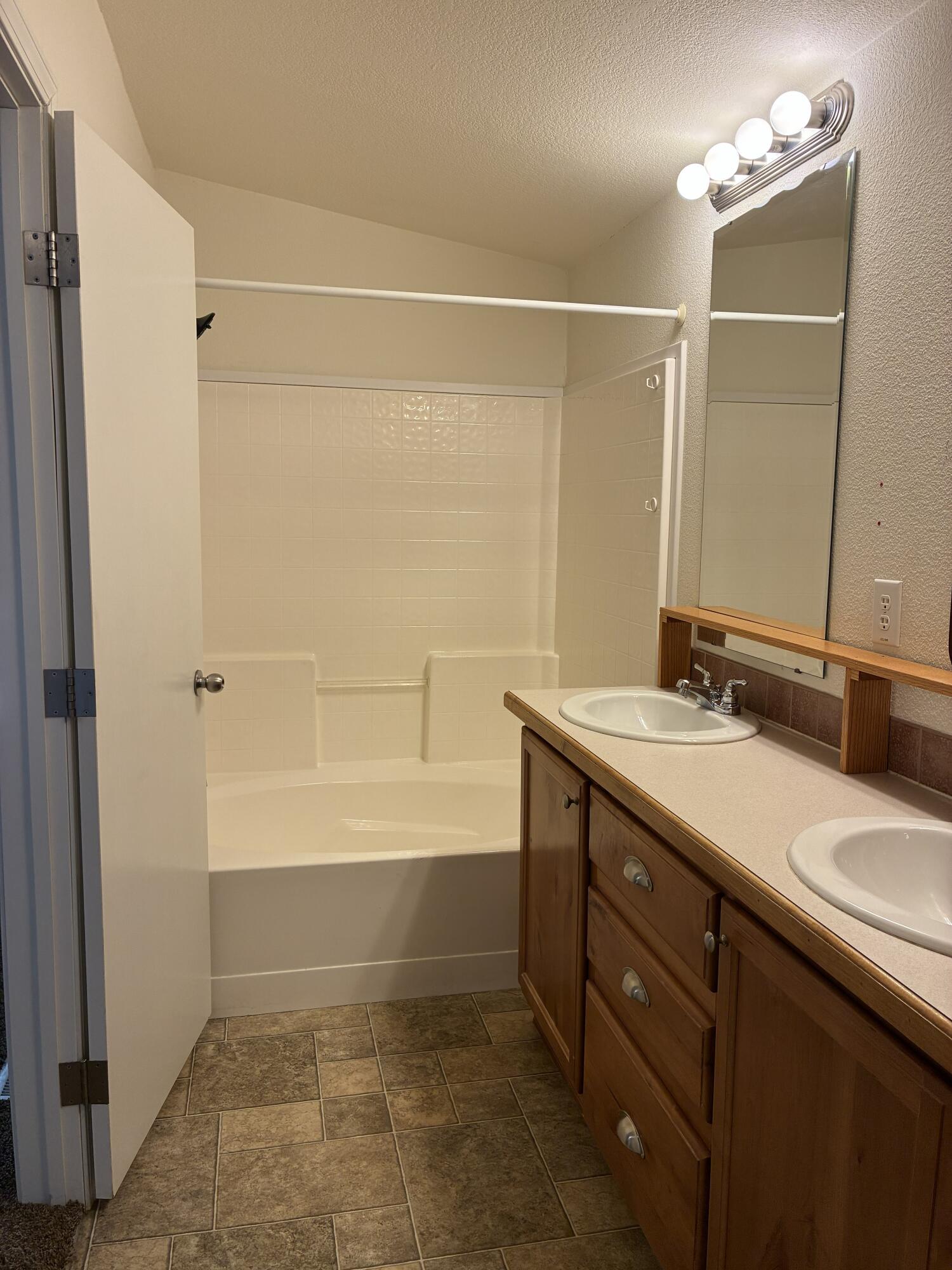 LAVA BLUFF MOBILE HOME PARK - Residential