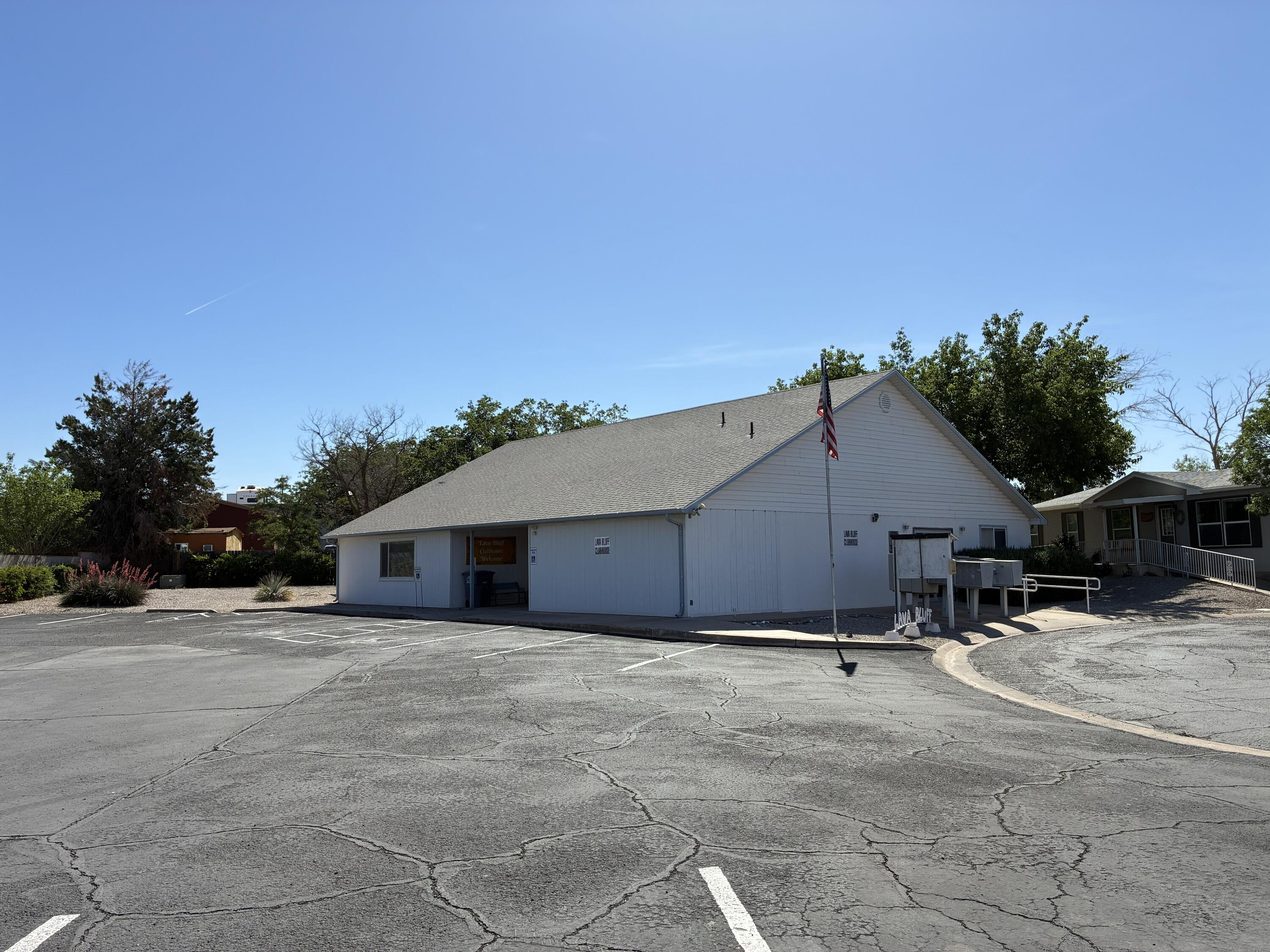 LAVA BLUFF MOBILE HOME PARK - Residential