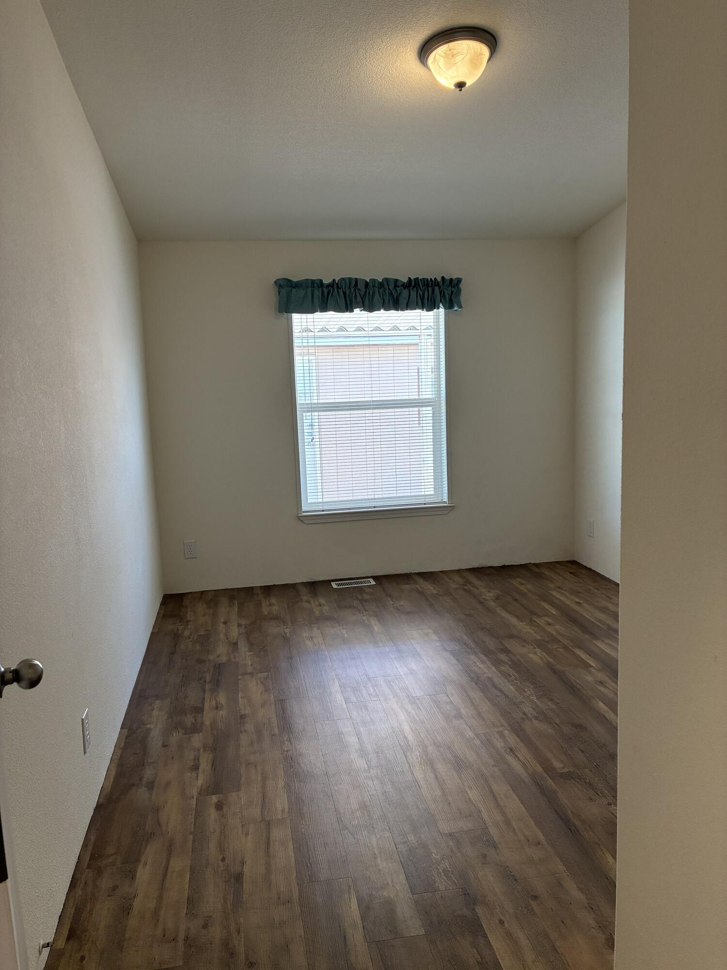 LAVA BLUFF MOBILE HOME PARK - Residential