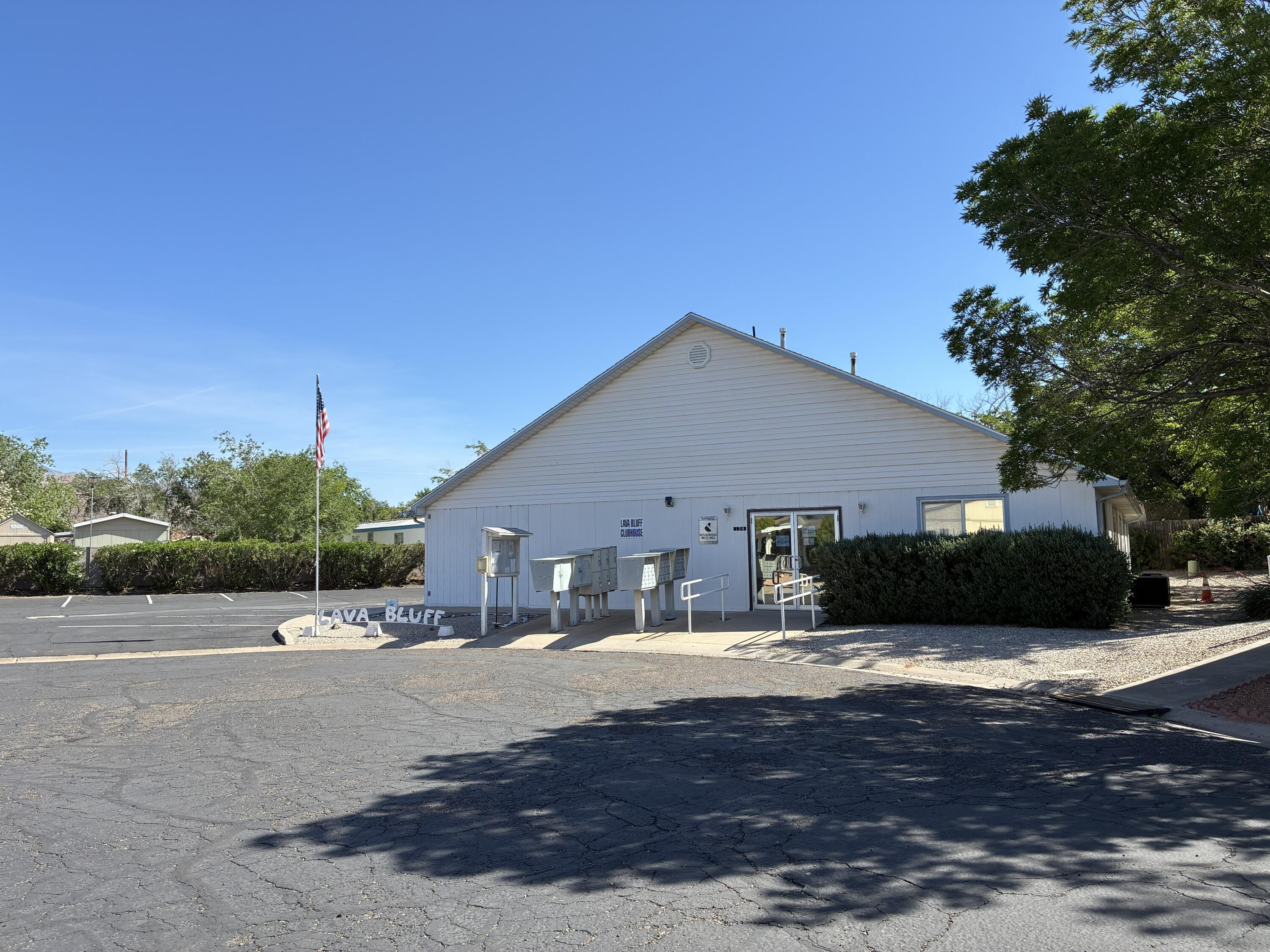 LAVA BLUFF MOBILE HOME PARK - Residential