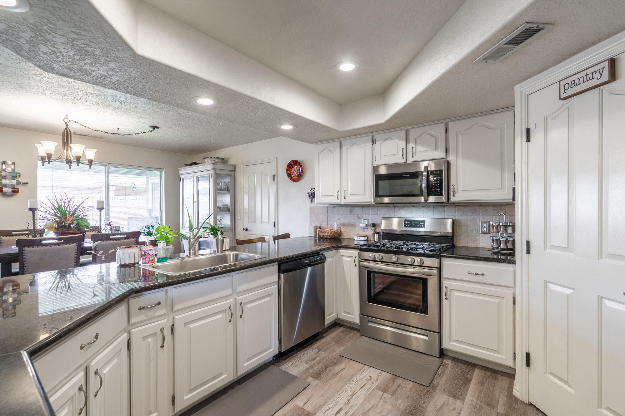 SUNSET PLATEAU - Residential