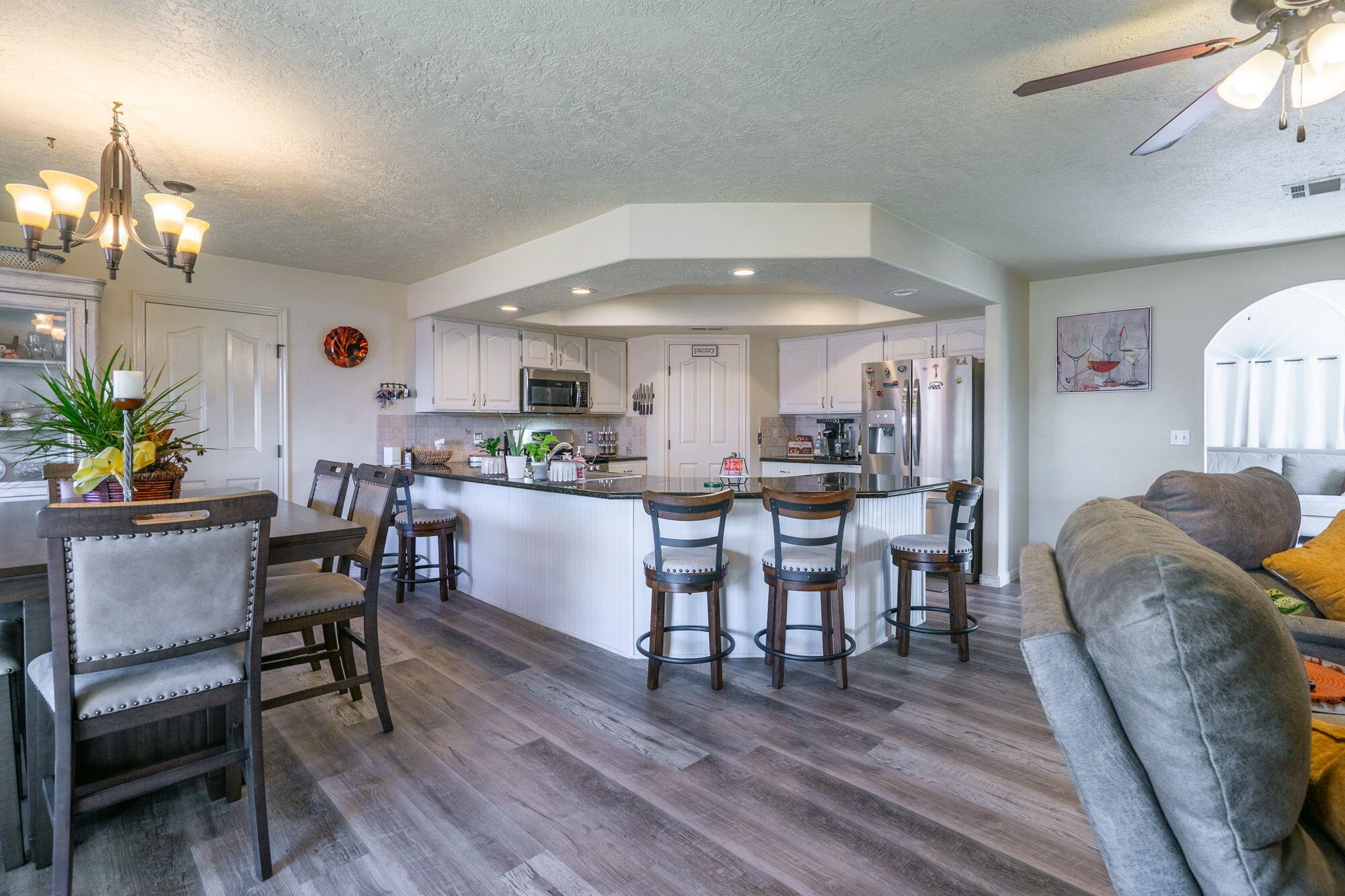 SUNSET PLATEAU - Residential