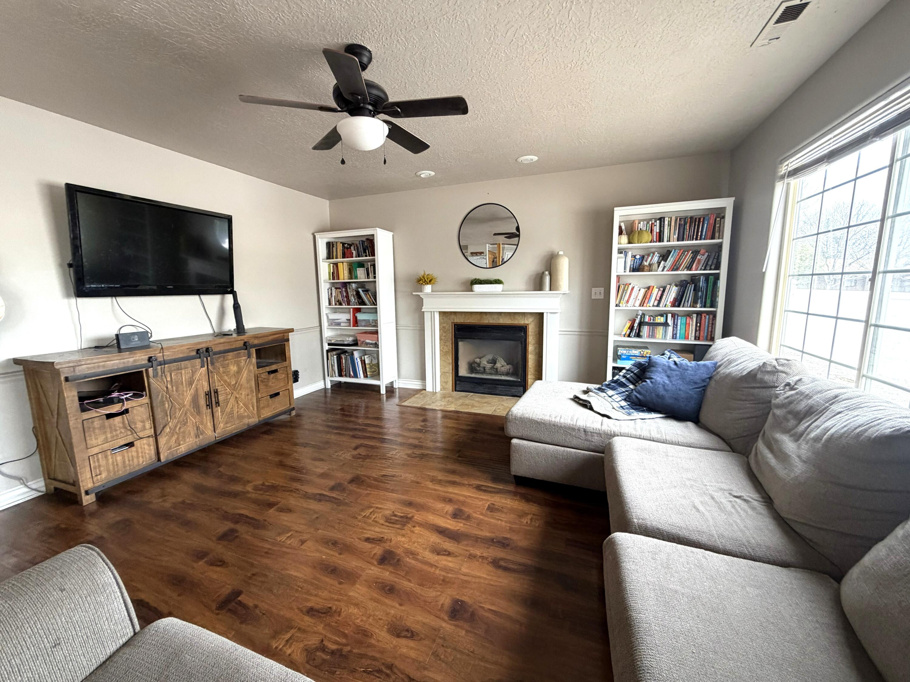 BLOOMINGTON HILLS - Residential