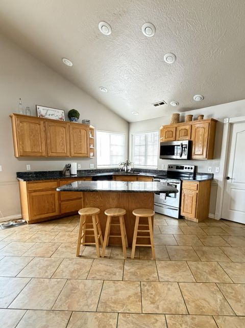 Tiny photo for 1157 E CHOKEBERRY DR, Saint George, UT 84790 (MLS # 26-267751)