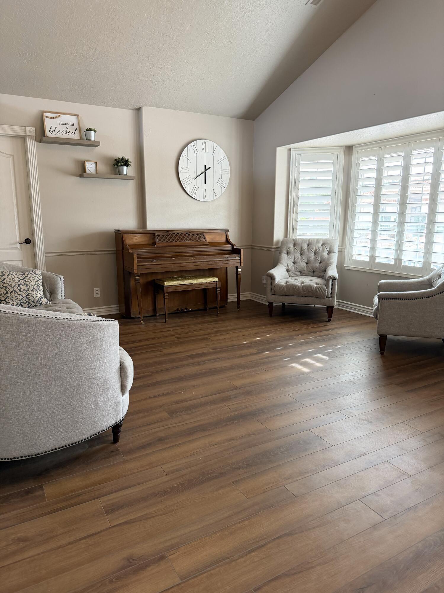 BLOOMINGTON HILLS - Residential