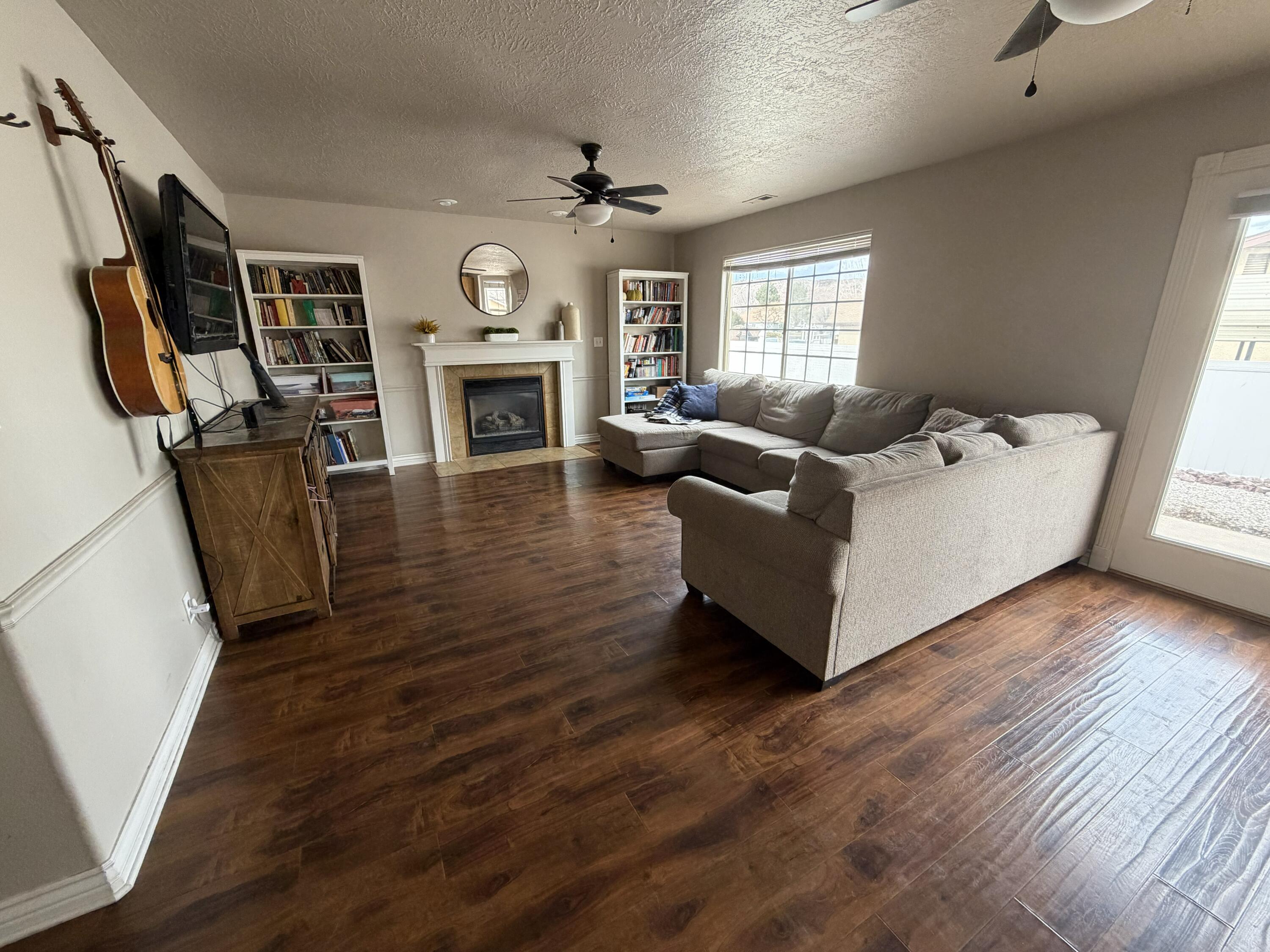 BLOOMINGTON HILLS - Residential