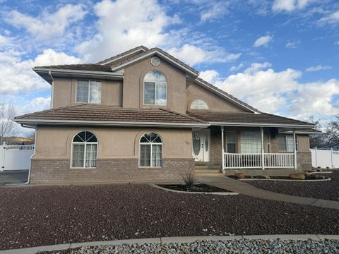 Photo of 1157 E CHOKEBERRY DR, Saint George, UT 84790 (MLS # 26-267751)