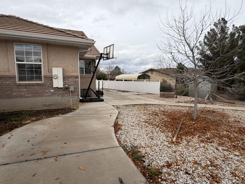 Tiny photo for 1157 E CHOKEBERRY DR, Saint George, UT 84790 (MLS # 26-267751)