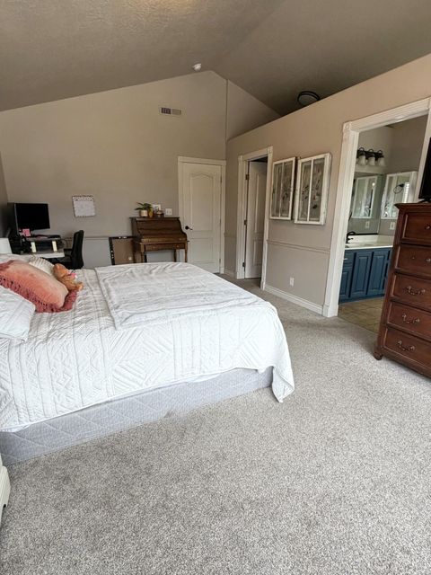 Tiny photo for 1157 E CHOKEBERRY DR, Saint George, UT 84790 (MLS # 26-267751)