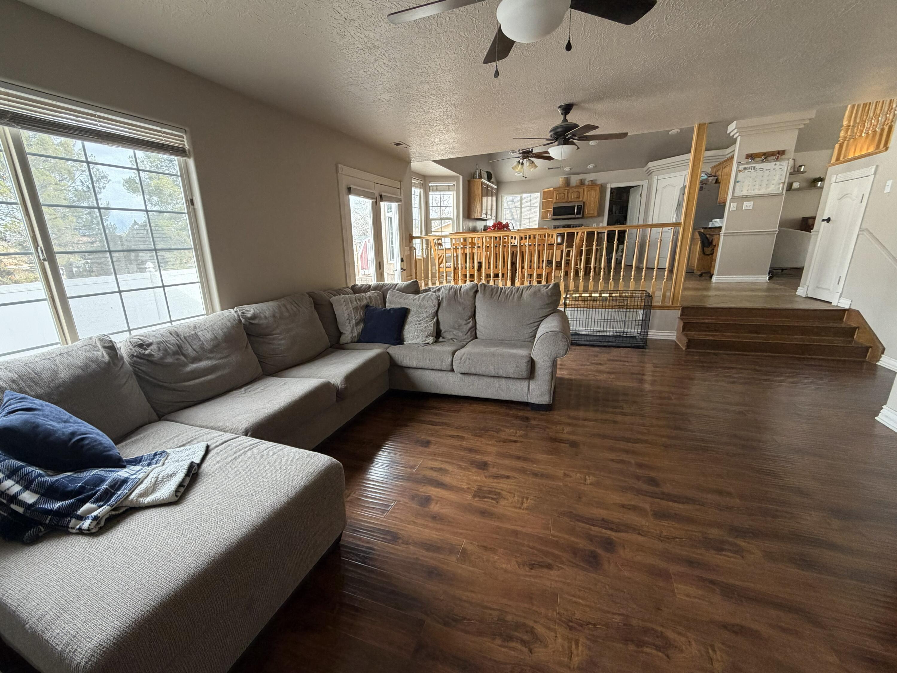 BLOOMINGTON HILLS - Residential