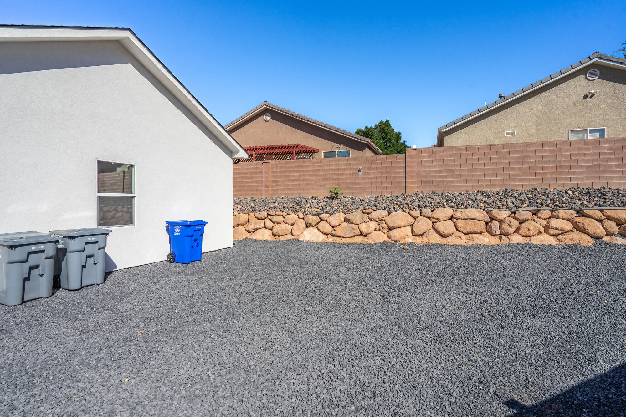 EVES GARDEN - Residential