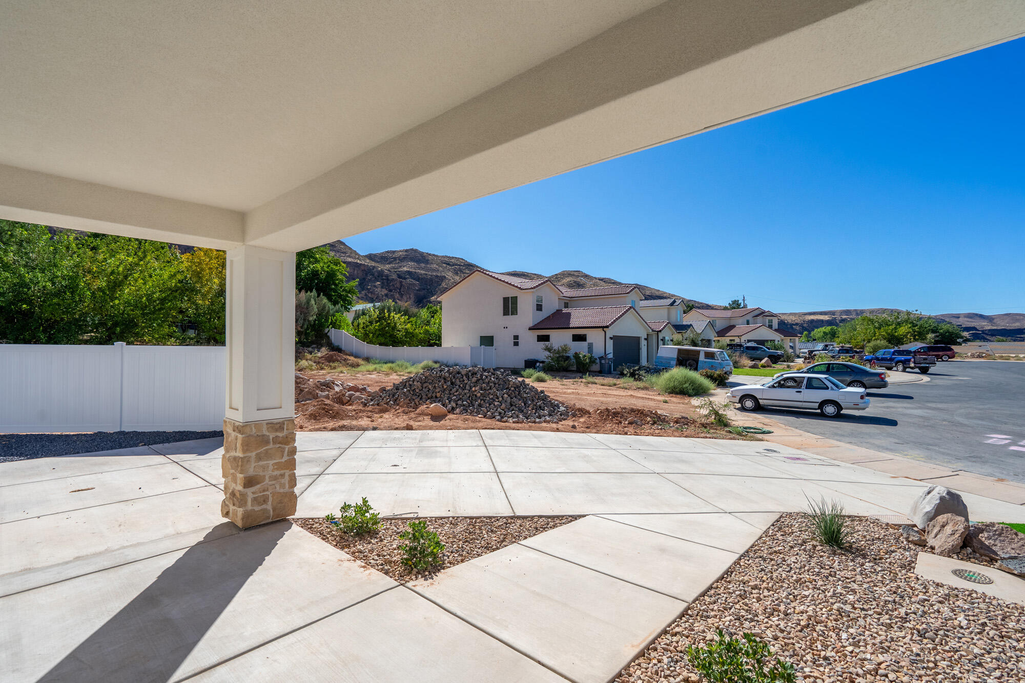 EVES GARDEN - Residential